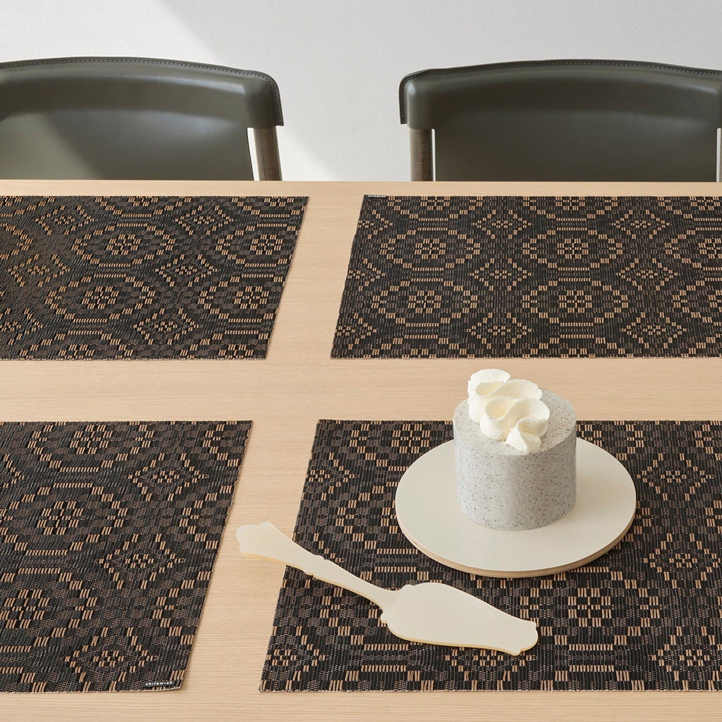 chilewich | placemat rectangle | overshot tiger eye