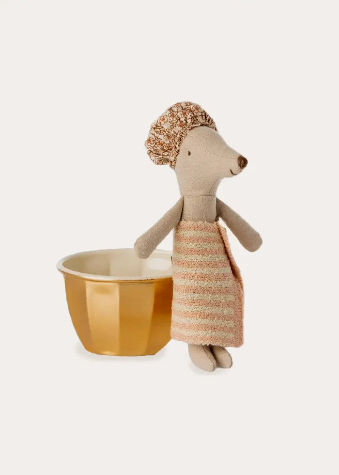 Big Sister Mouse Spa & Wellness in Pink TOYS from Pepa London