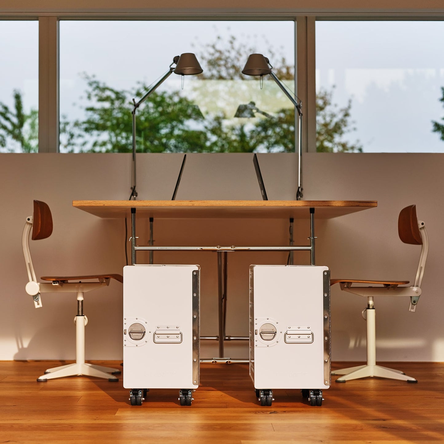 bordbar | box trolley | door hinge left + bedside equipment | white