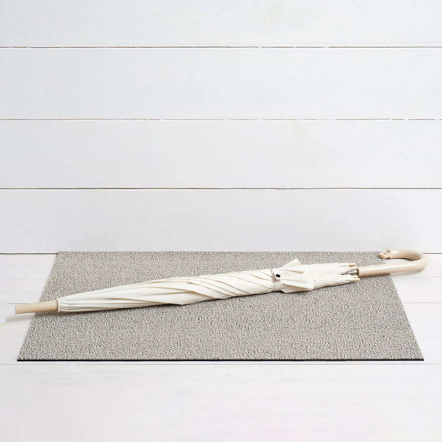 chilewich | large doormat 61x91cm (24x36") | solid snow