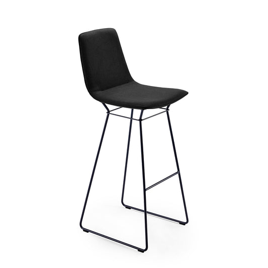 freifrau | amelia barstool high 82cm | wire frame deep black| riga m1 noir 18
