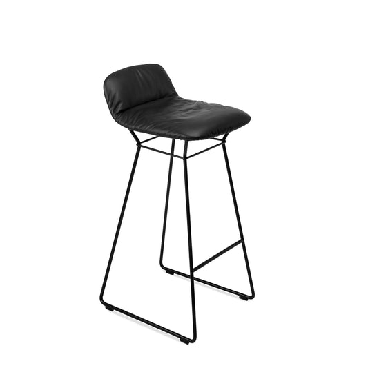 freifrau | leya barstool low 82cm | wire frame deep black| sahara ebony 60009
