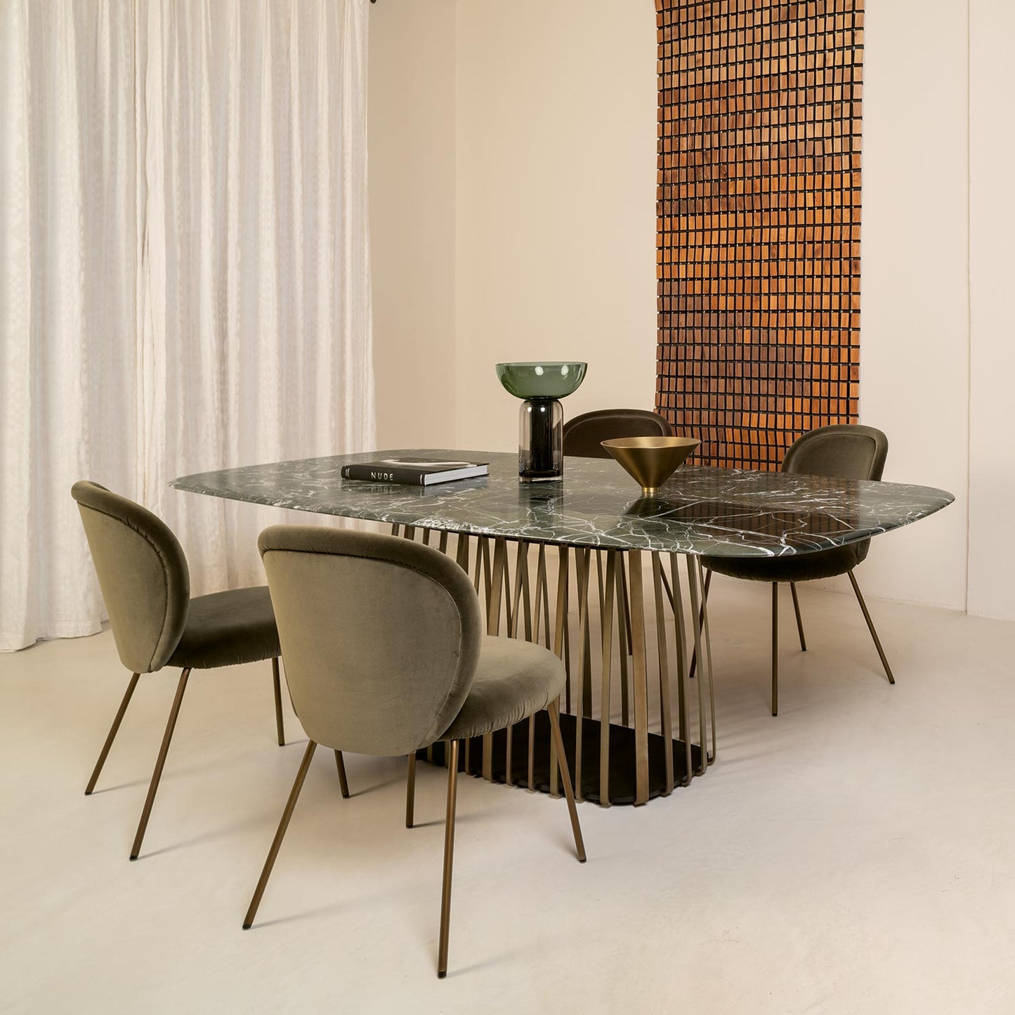 freifrau | ona side chair | steel frame black | maple 732