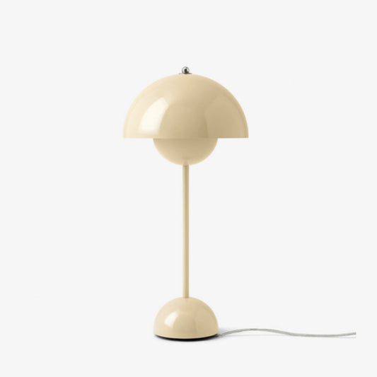 &tradition | flowerpot VP3 table lamp | ivory