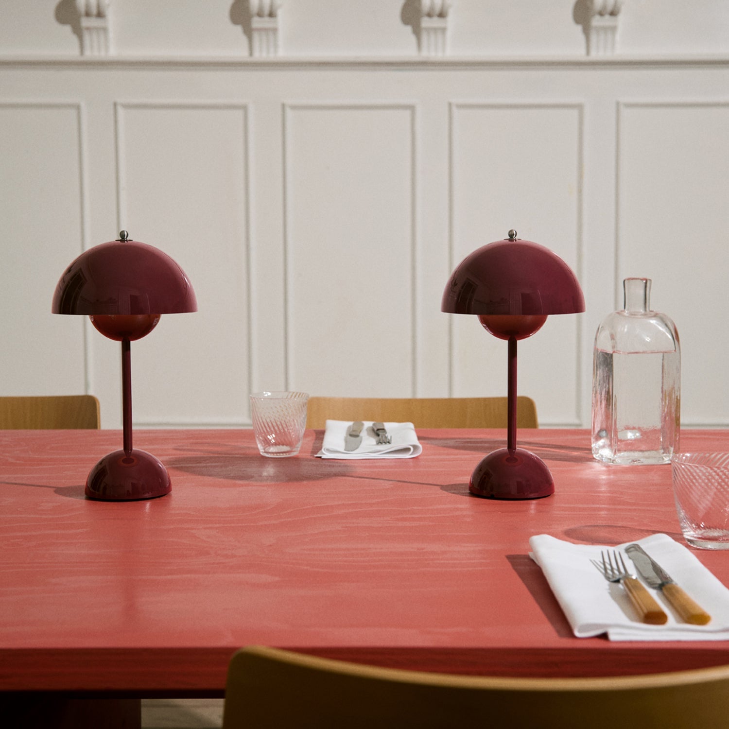 &tradition | flowerpot VP9 portable lamp | dark plum