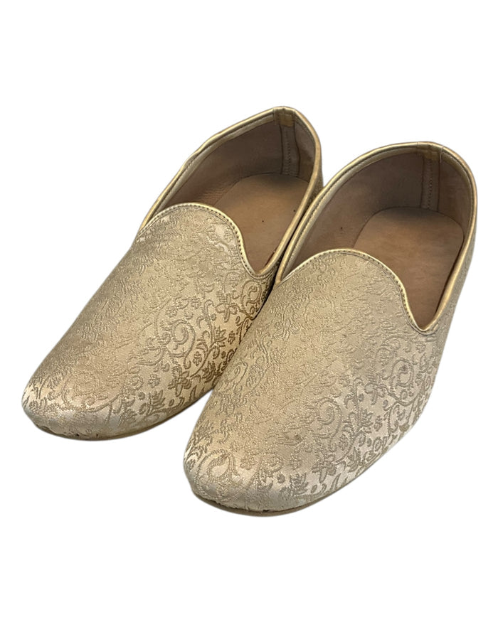Very Comfortable Gold Brocade Loafer Style Mojri - Indian Mens shoes - Mojari , Khossay -  YD2305