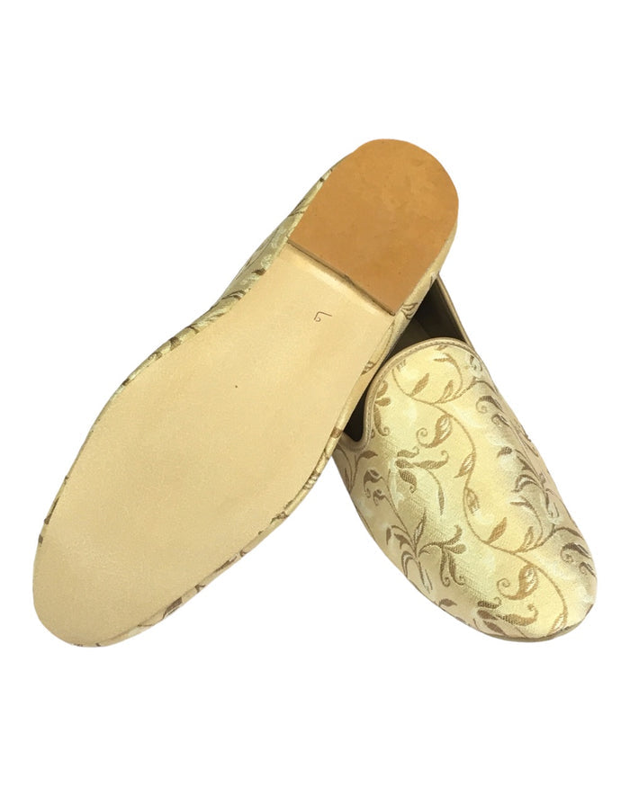 Very comfortable Gold Brocade Loafer style Mojri - Indian Mens shoes - Mojari, Khossay -  YD2208 H